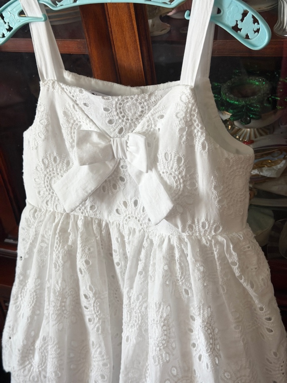 White Eyelet Girls Dress NWT’s - Picture 2 of 14